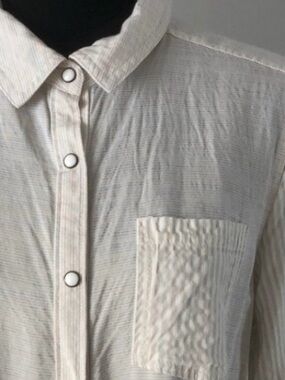 🛼2/$25🛼SIMPLY NOELLE White Shirt. Everybody’s Gotta Have One. #EveryDayZen